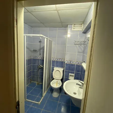 Hotel Aras & Center Location