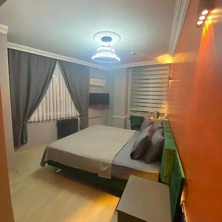 Hotel Aras & Center Location