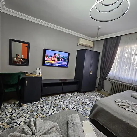 Hotel Aras & Center Location