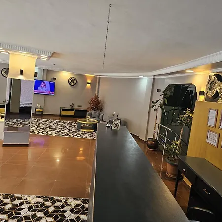 Aras & Center Location Hotel