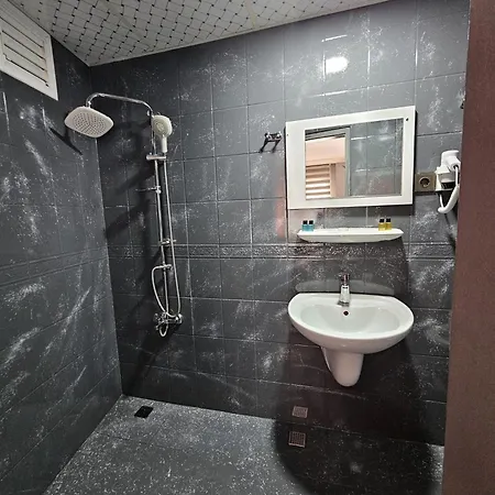 Hotel Aras 3*