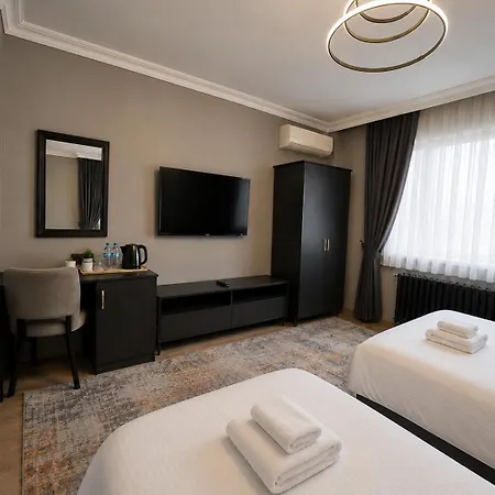 Aras & Center Location 호텔 3*